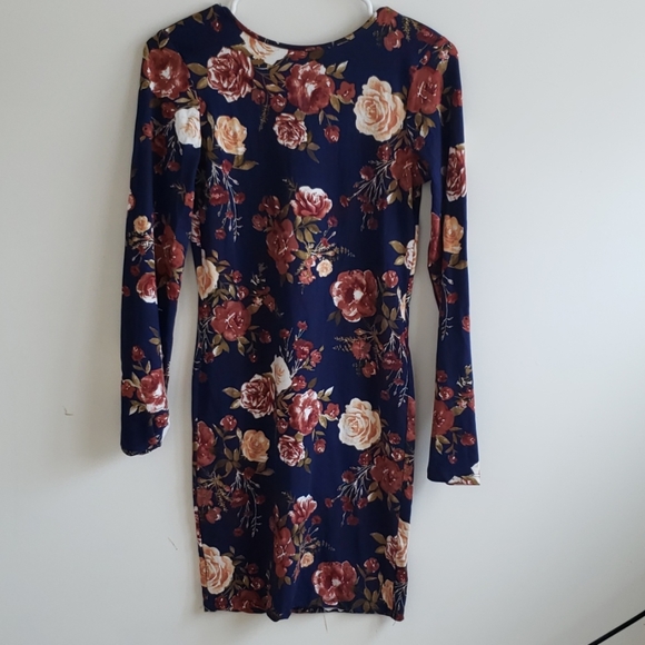 a'gaci Dresses & Skirts - Backless Strapless Navy Floral Bodycon Dress